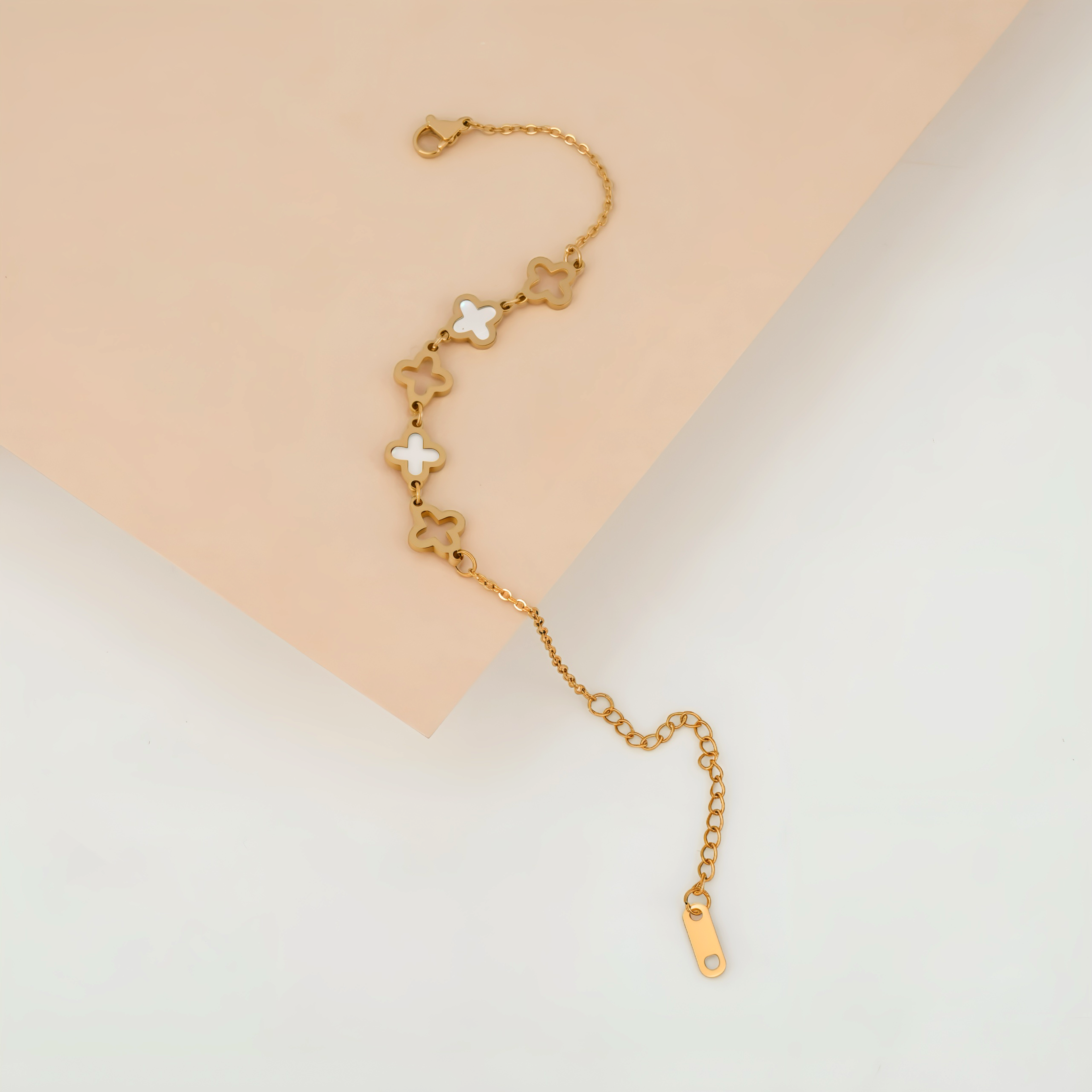 Opulent Mother of Pearl Clover Bracelet