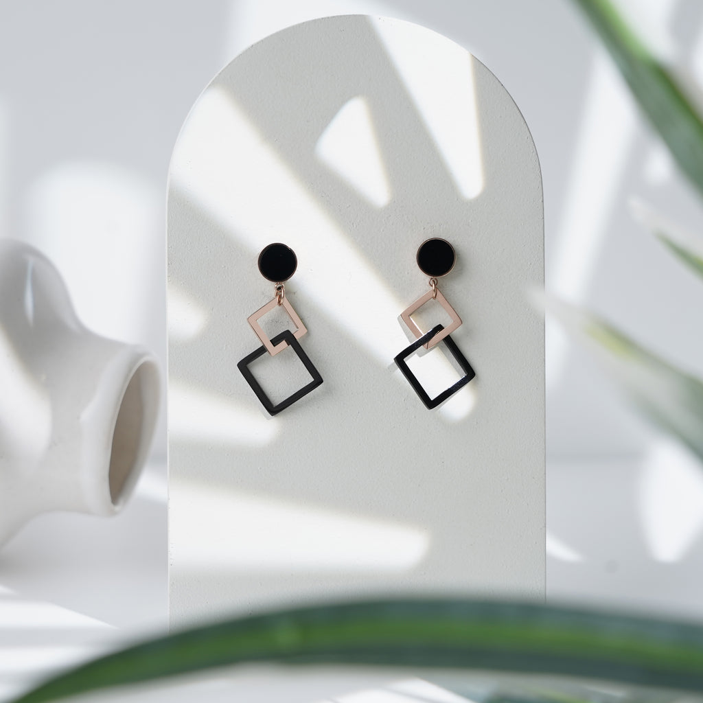 Double-Square Dangling Earrings in Black and Gold