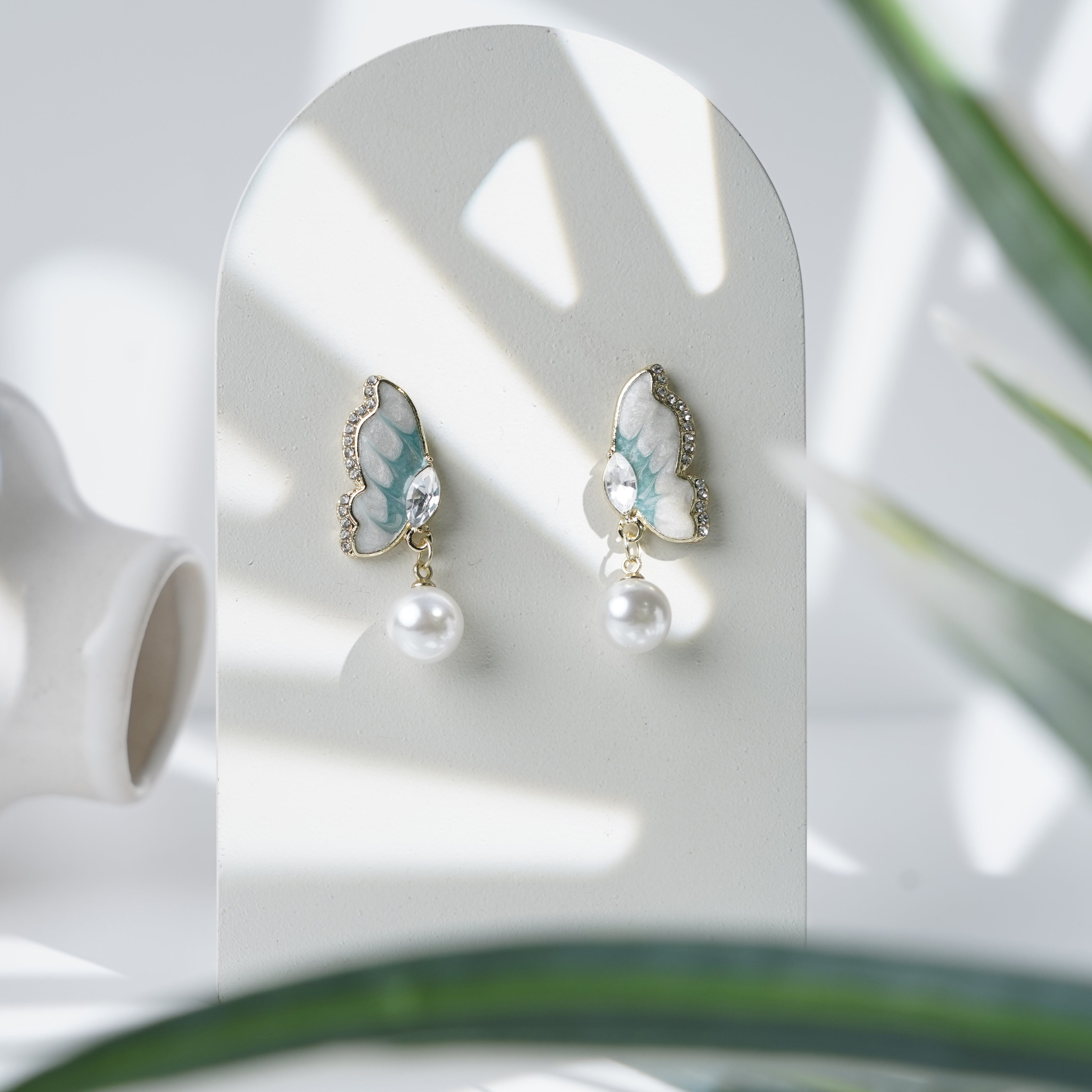 Charming Blue Pearl Dangle Earrings