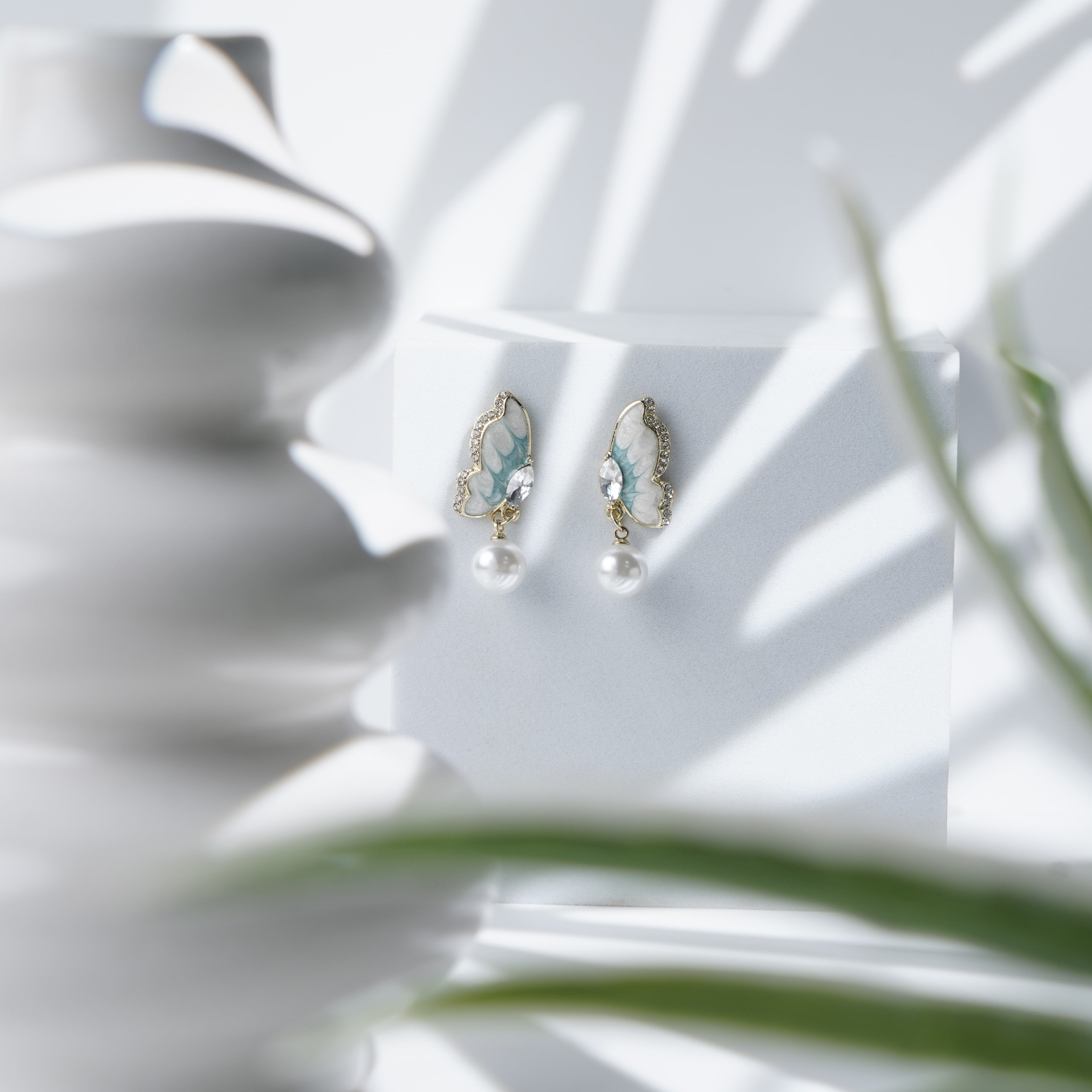 Charming Blue Pearl Dangle Earrings