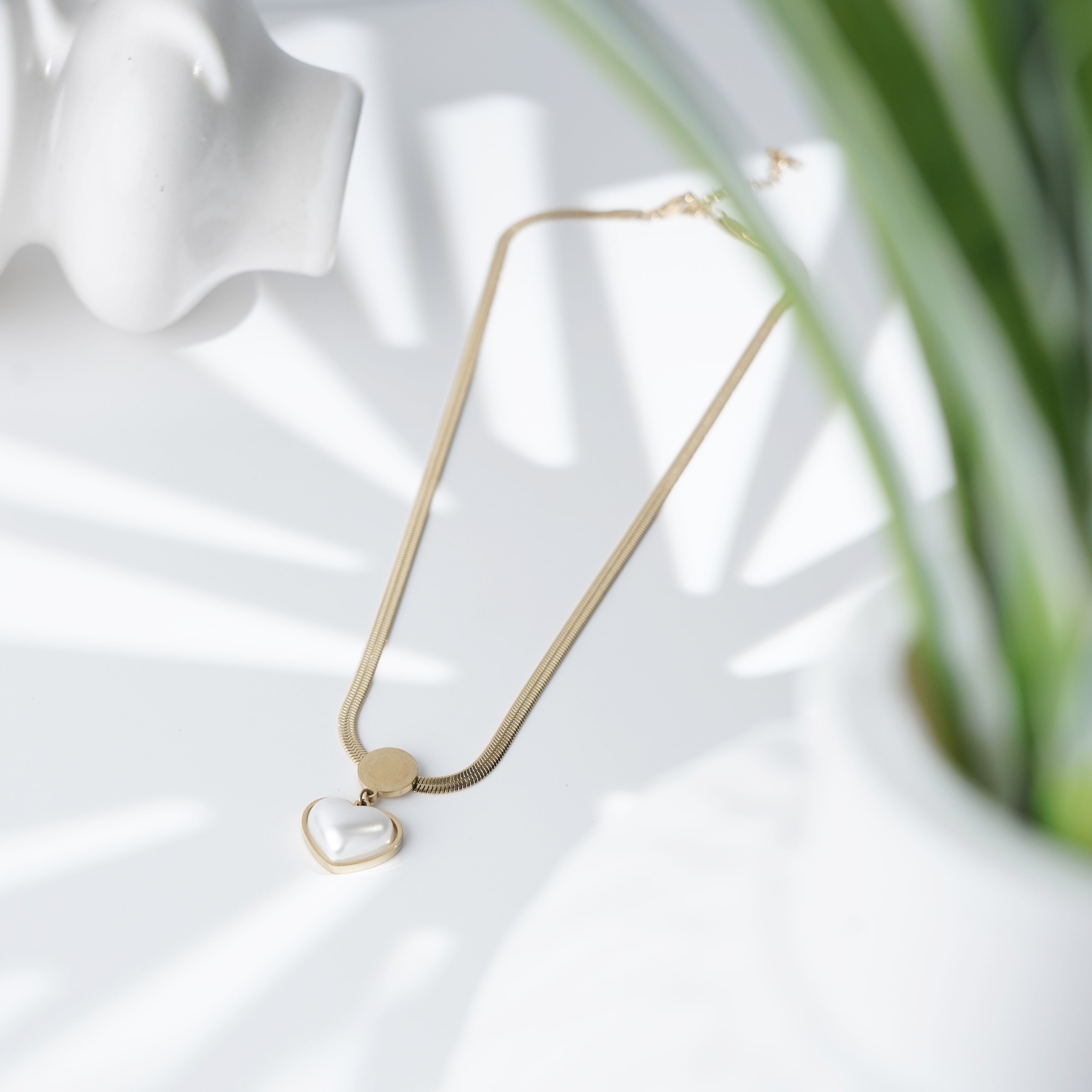 Timeless Love: Luxe Gold Heart Pendant Necklace
