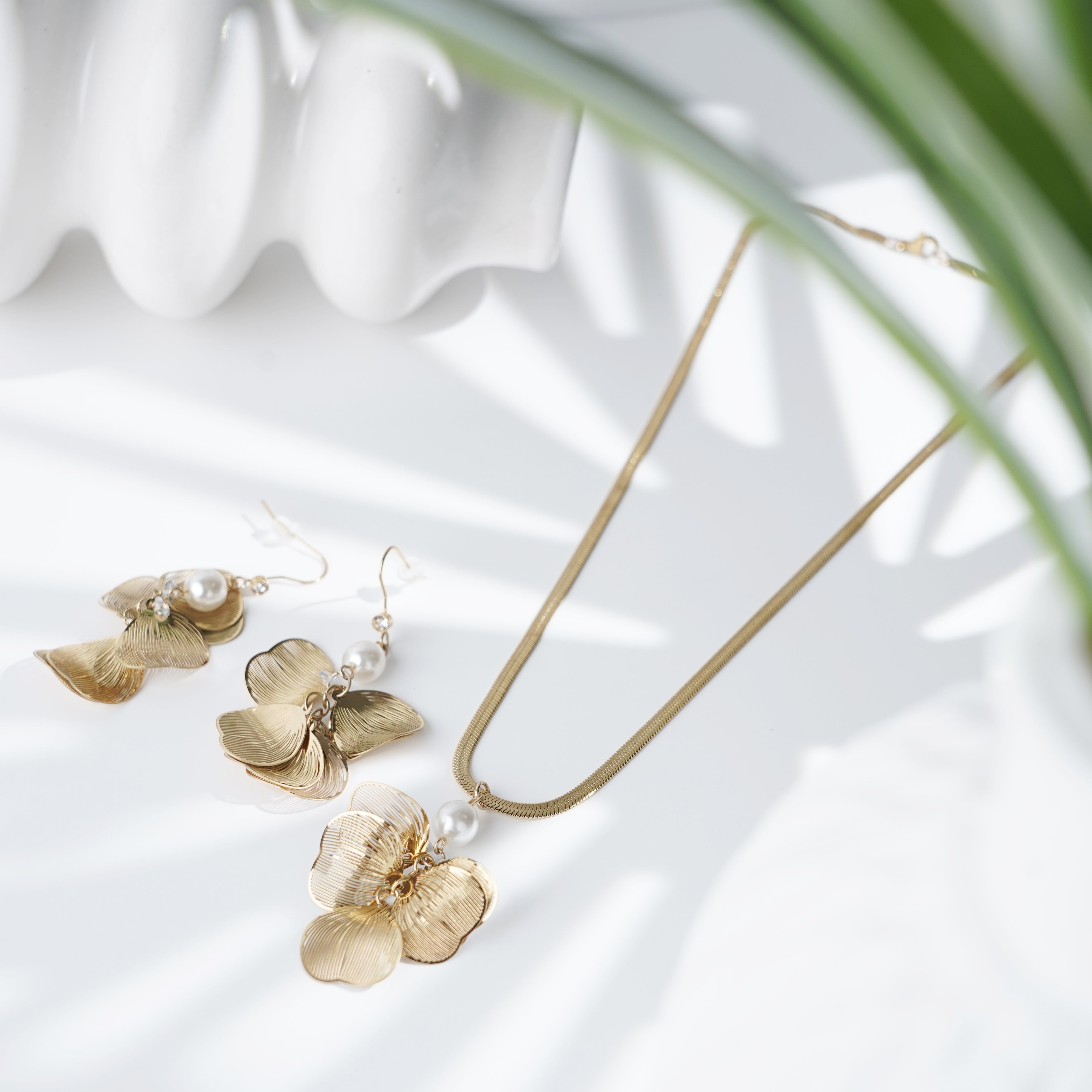 Golden Bloom Necklace and Earrings Set