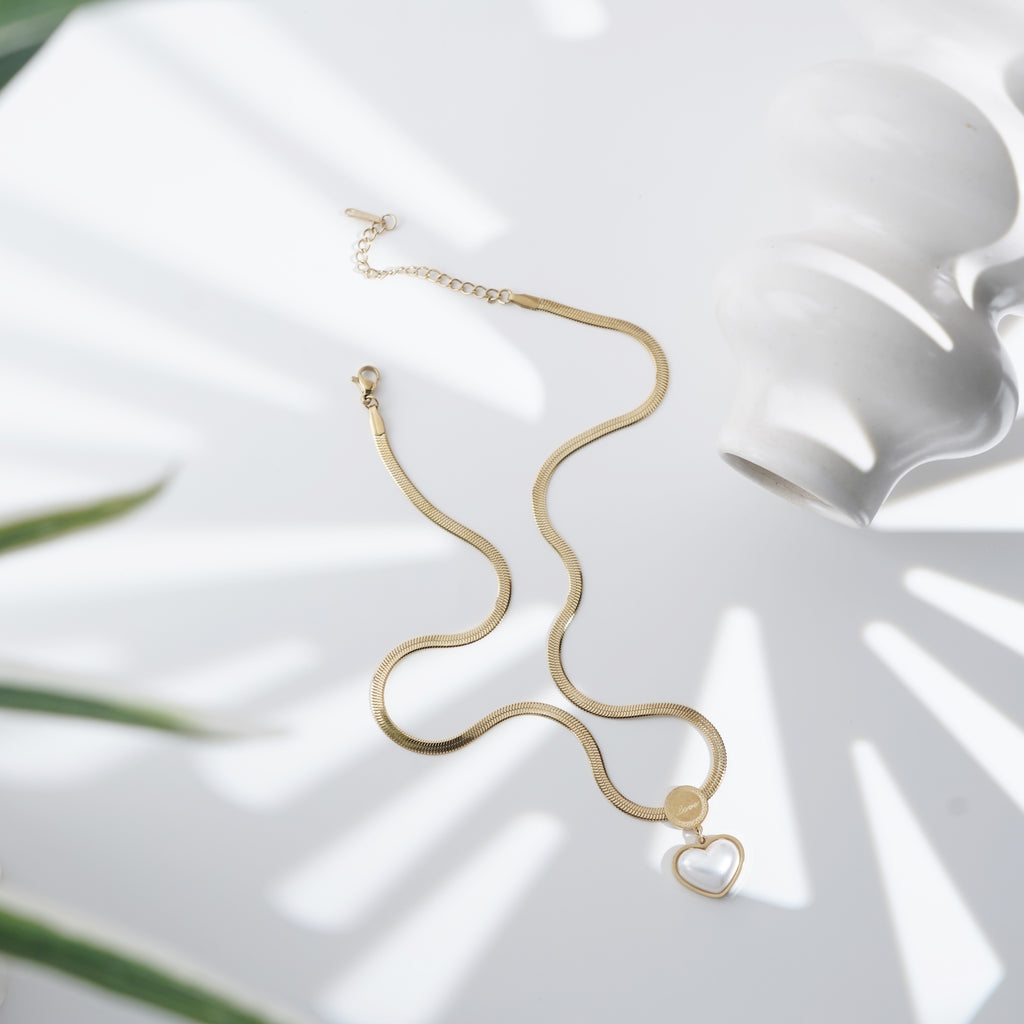 Timeless Love: Luxe Gold Heart Pendant Necklace