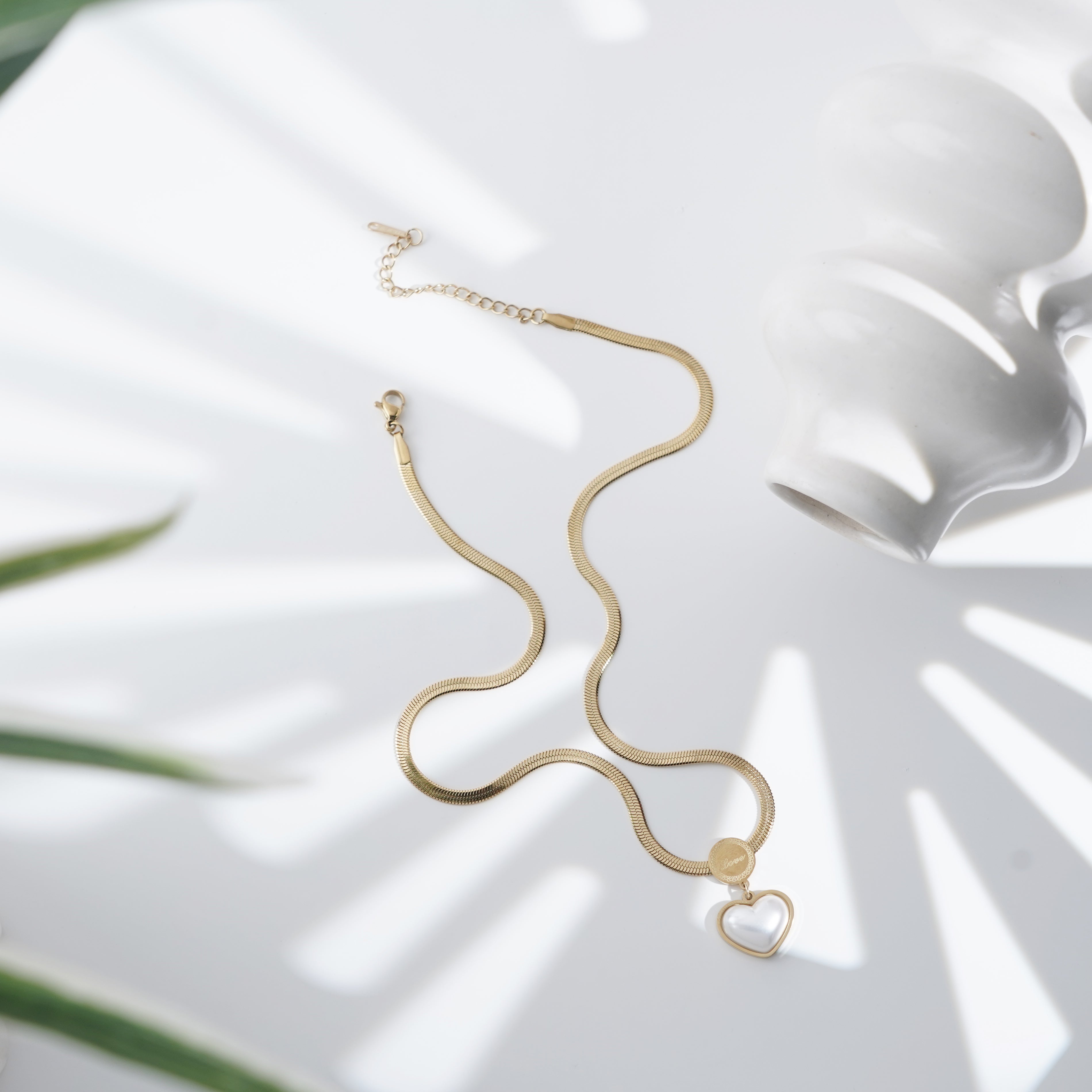 Timeless Love: Luxe Gold Heart Pendant Necklace