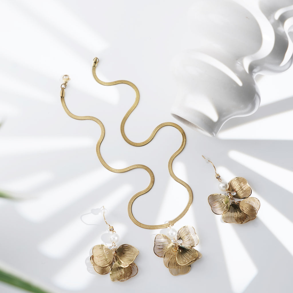 Golden Bloom Necklace and Earrings Set