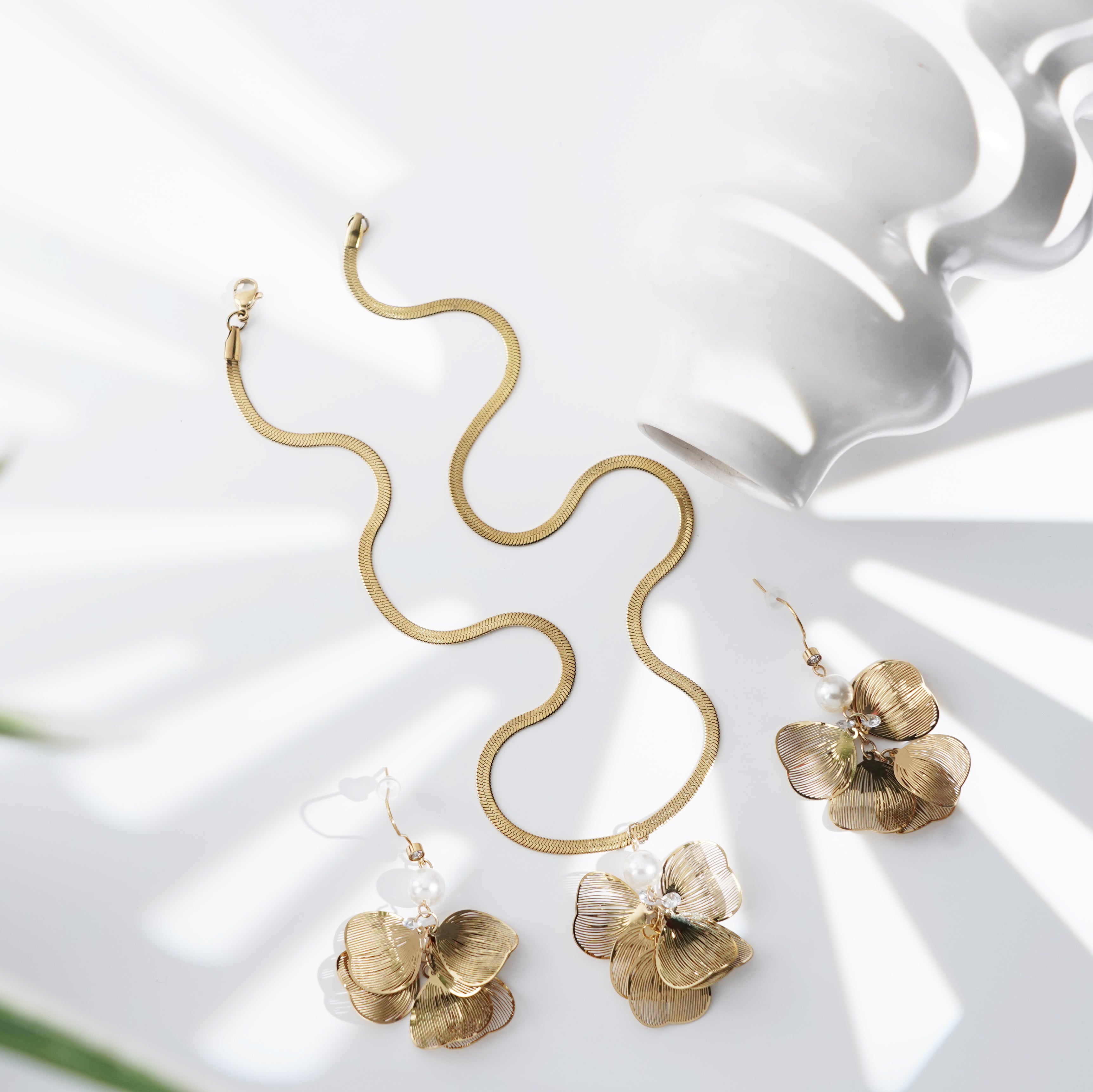 Golden Bloom Necklace and Earrings Set