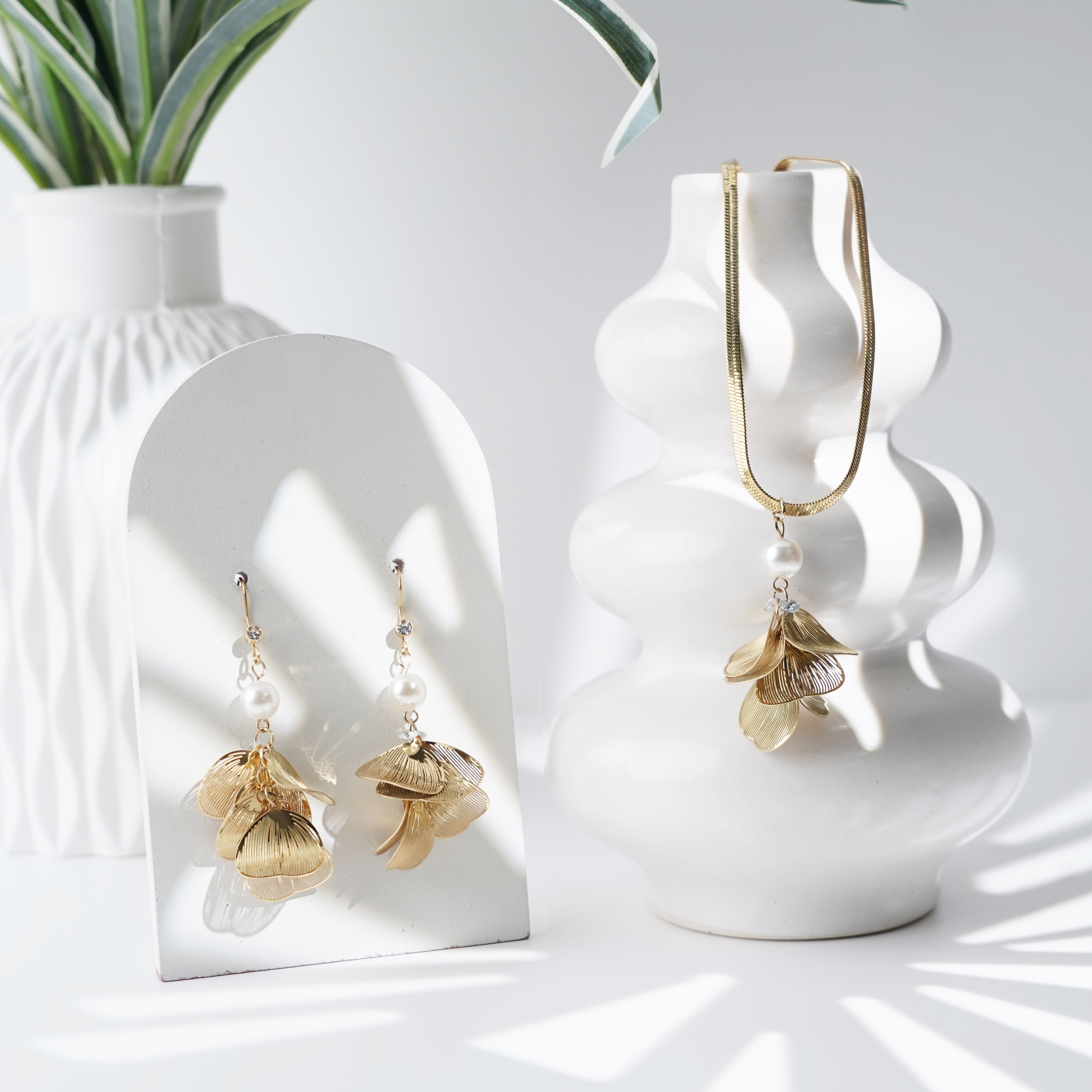 Golden Bloom Necklace and Earrings Set