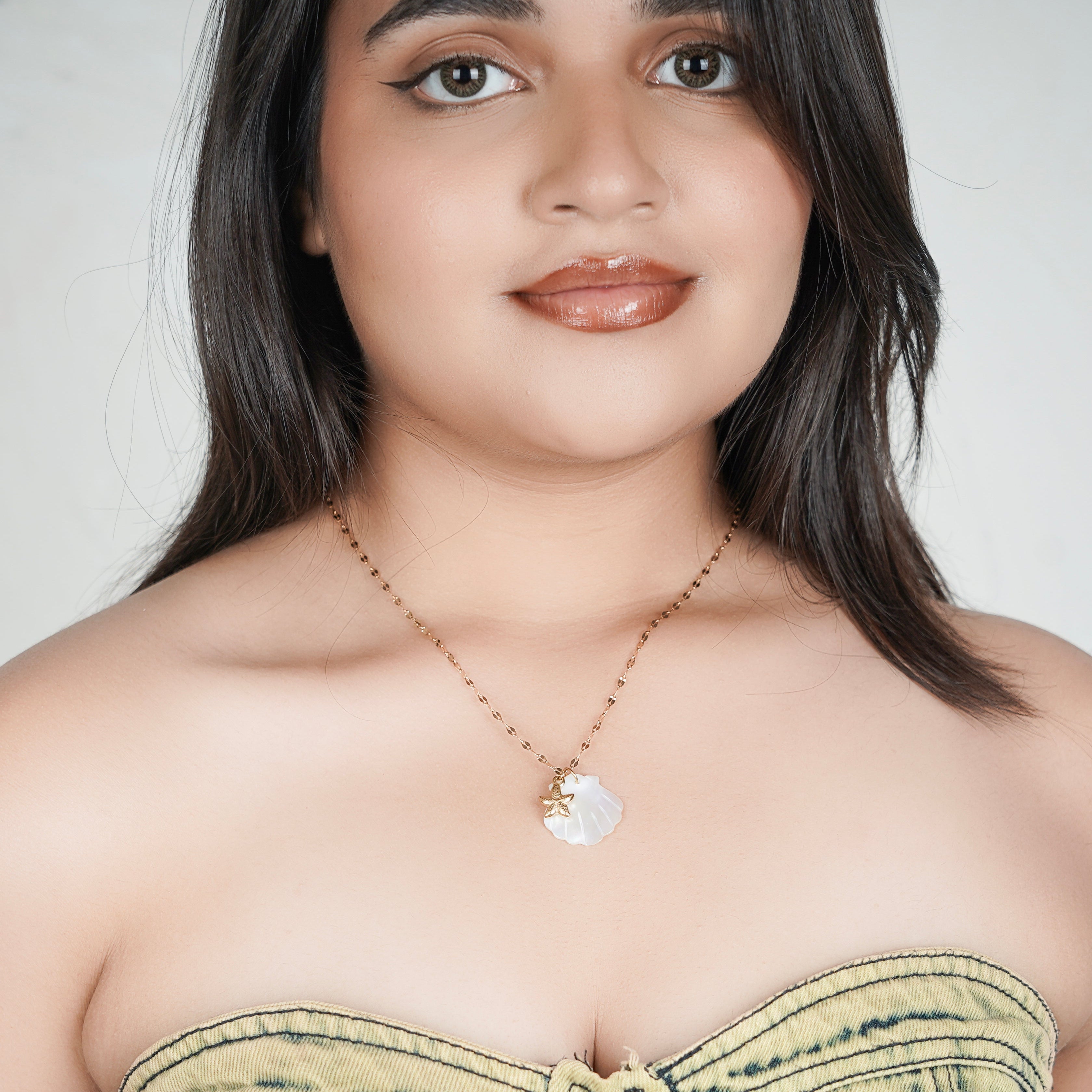 Seaside Glow Mother of Pearl Shell Necklace