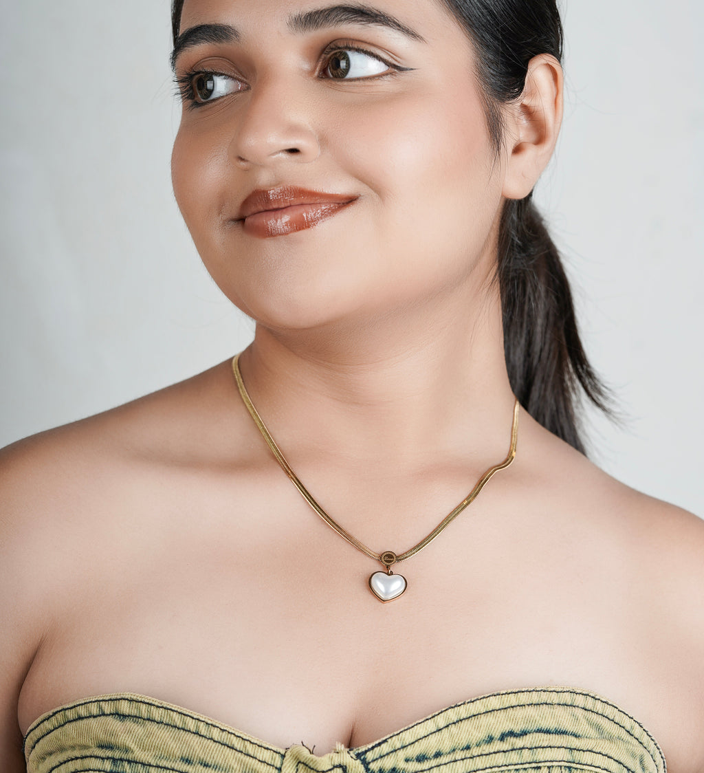 Timeless Love: Luxe Gold Heart Pendant Necklace