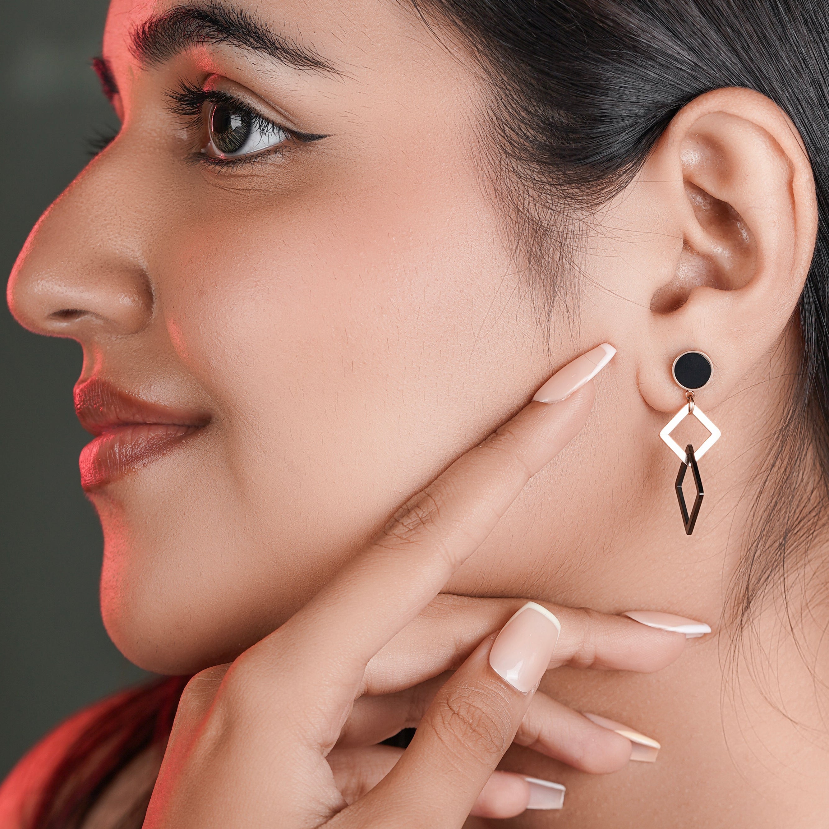 Double-Square Dangling Earrings in Black and Gold