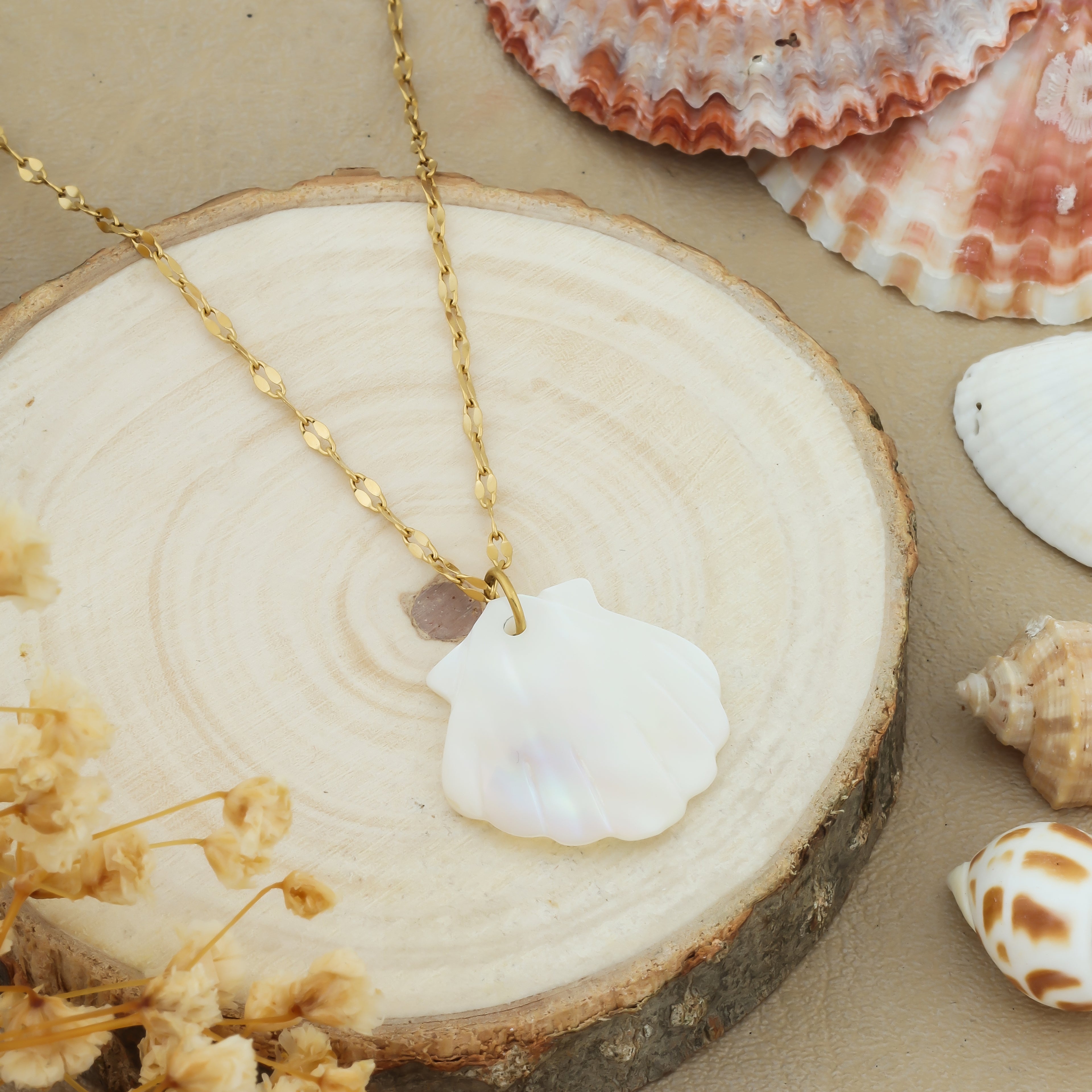 Seaside Glow Mother of Pearl Shell Necklace