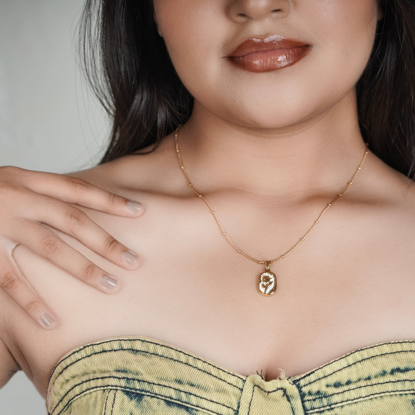 Artistic Gold Flower Necklace