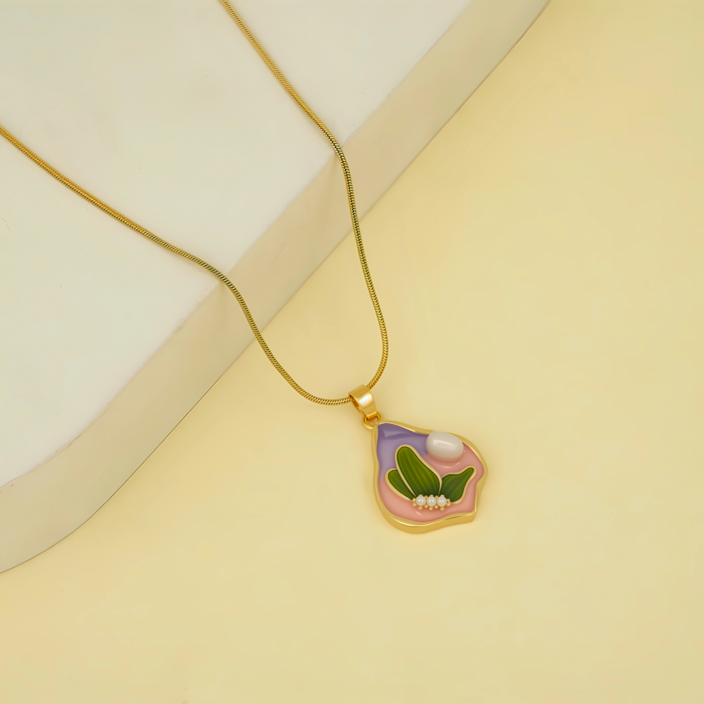 Pearl Flower Pendant Necklace