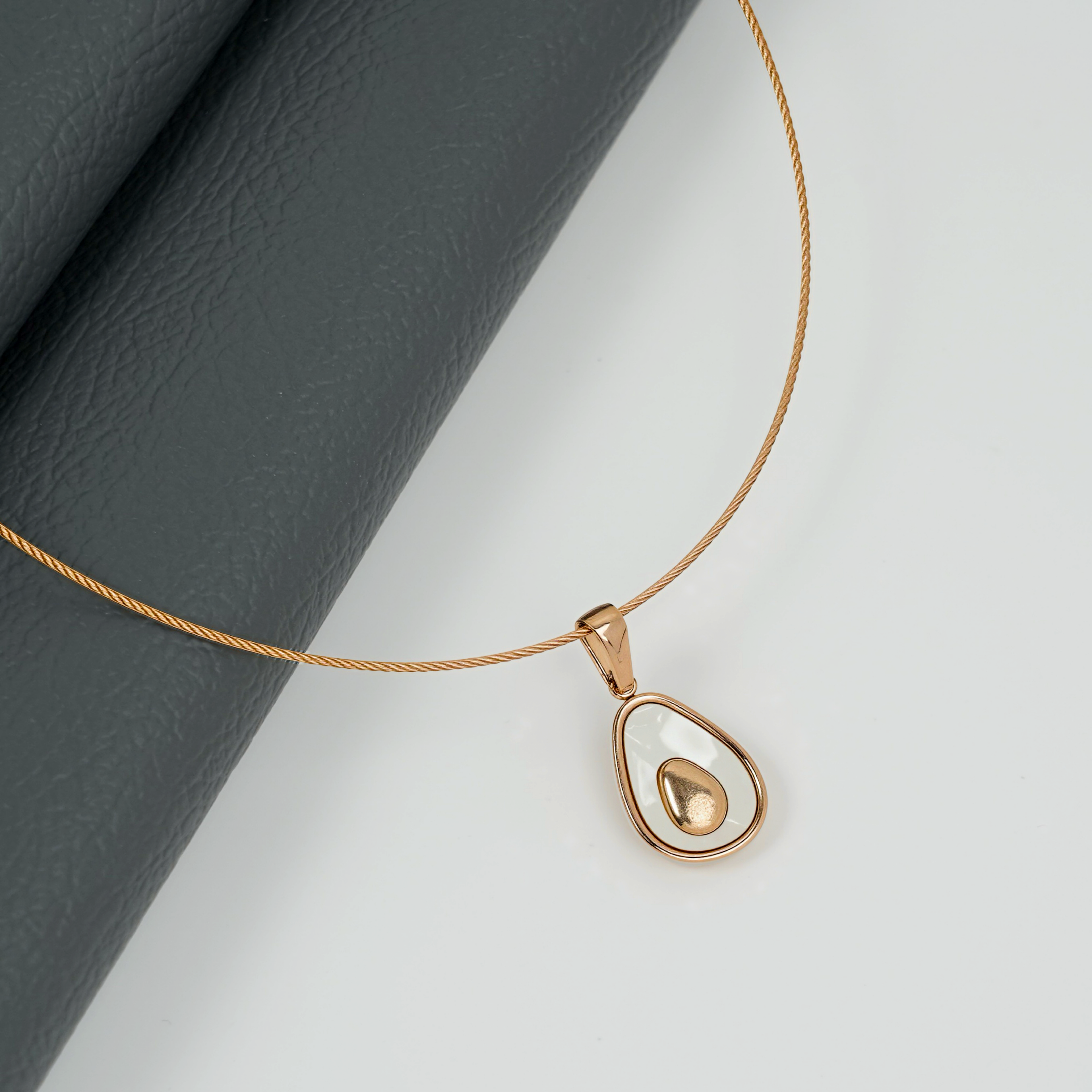 Stylish Teardrop Necklace