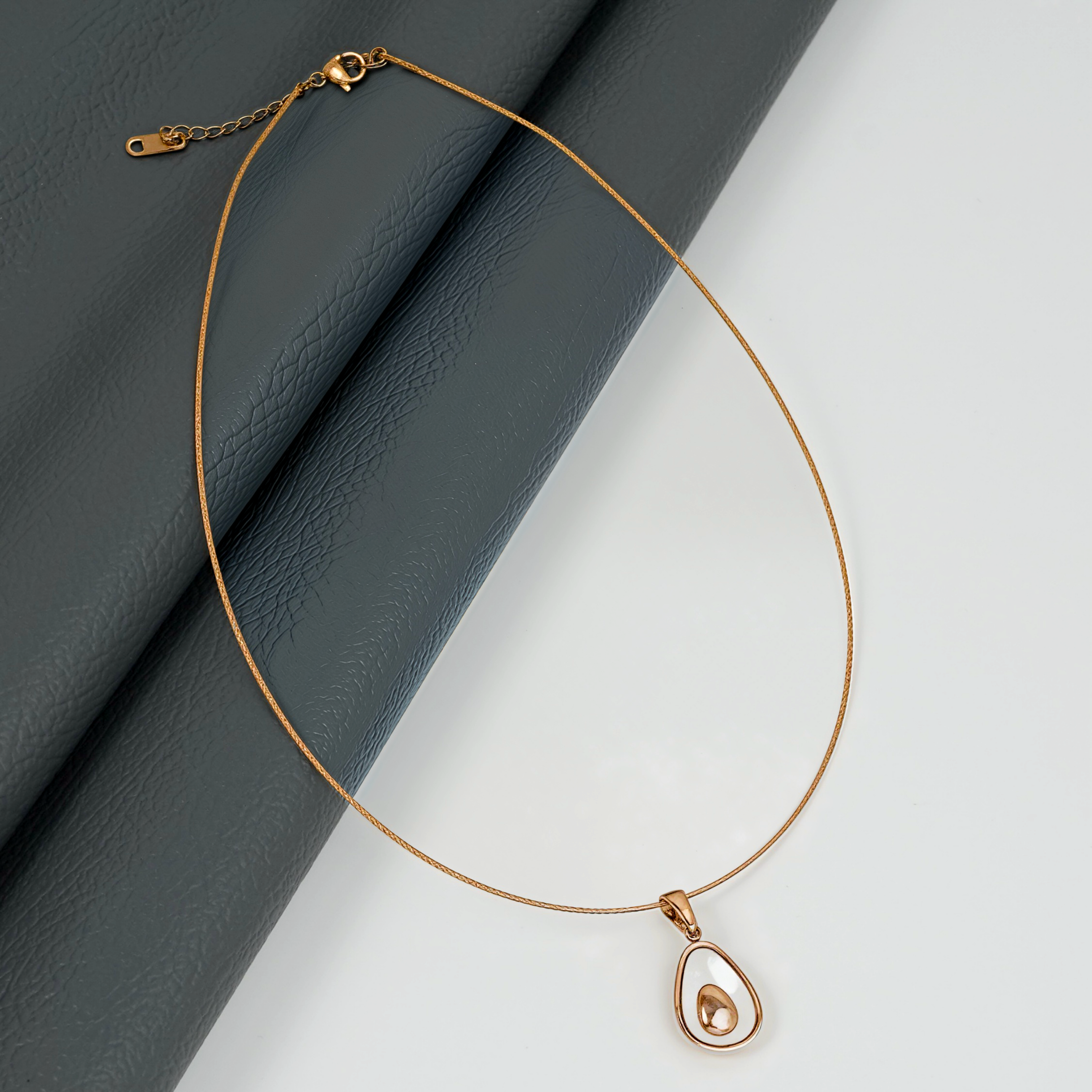 Stylish Teardrop Necklace
