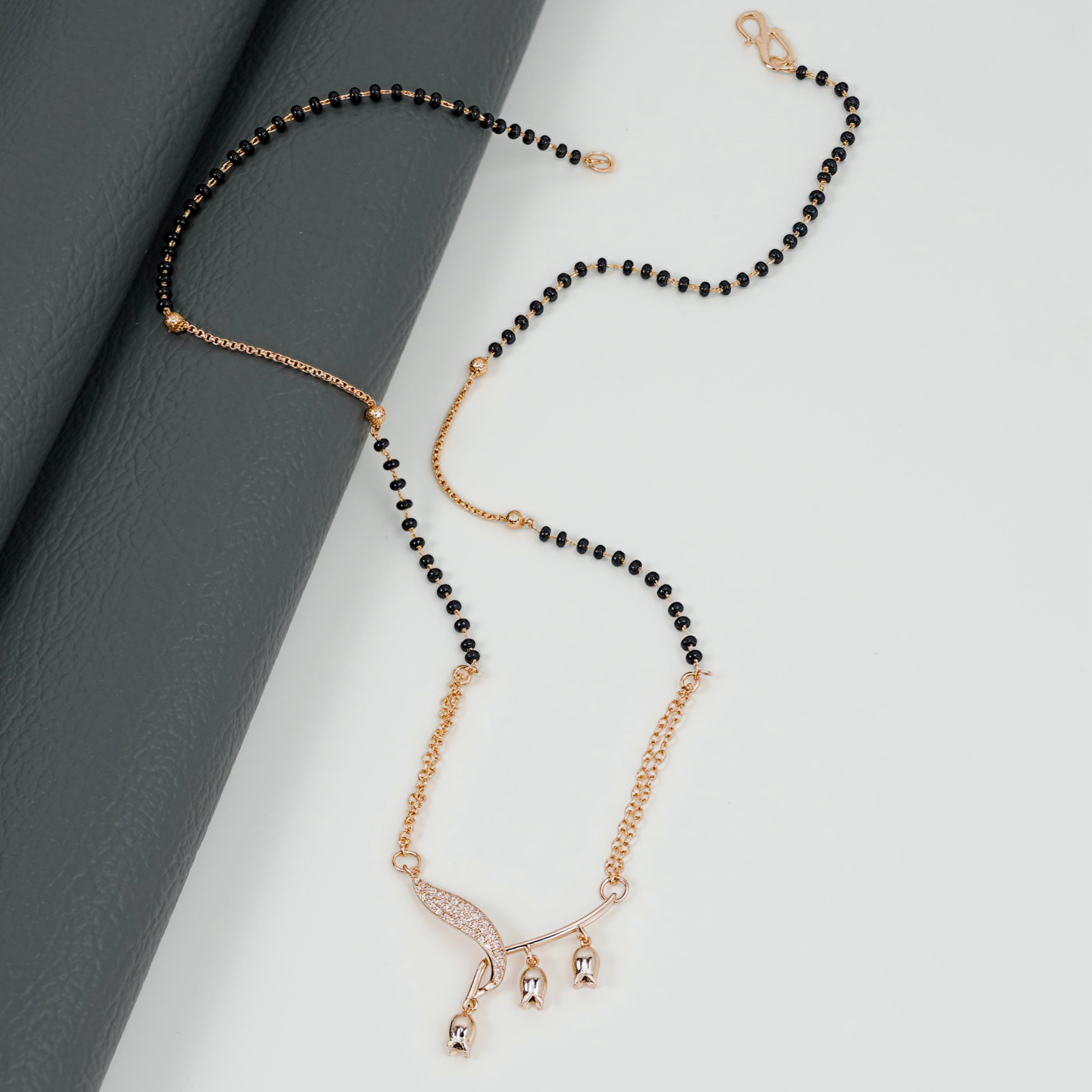 Sparkling Leaf Charm Mangalsutra